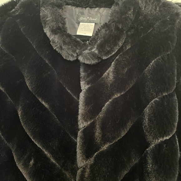 Totally gorgeous super soft faux fur coat - Picture 3 of 7